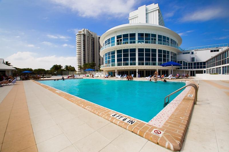 Collins Apartments By Design Suites Miami Beach Buitenkant foto
